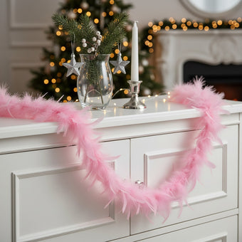 Ghirlandă decorativă din pene roz