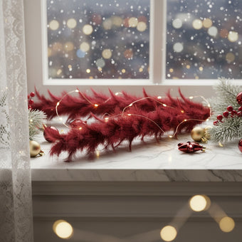 Ramură decorativă din pene vișinii