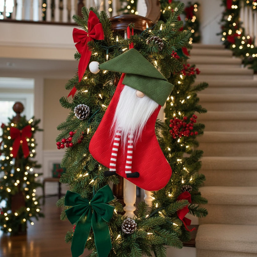 Șosetă cadouri de Crăciun roșie cu spiriduș