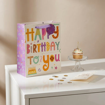 Pungă cadou Happy Birthday multicoloră cu tort 32cm