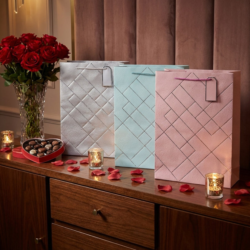 Pungă cadou design geometric roz 42cm