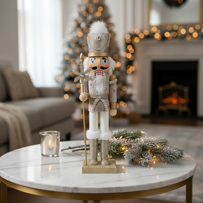 Spărgător de nuci decorativ Crăciun,din lemn, auriu și alb, 38 cm