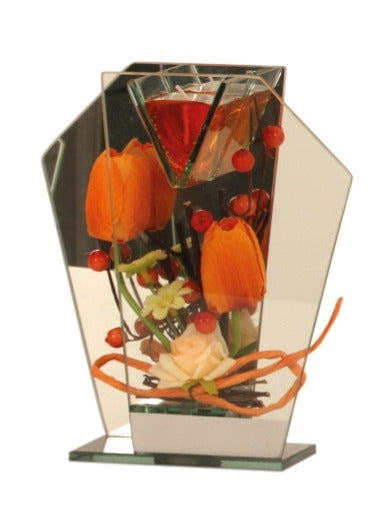 Aranjament floral din sticlă cu lalea portocalie, lumânare și LED