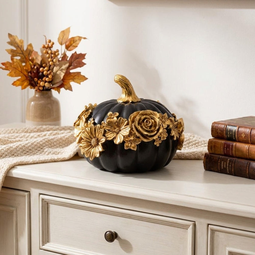 Dovleac decorativ negru cu flori aurii 13cm