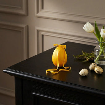 Ou decorativ de Paște galben catifelat 15cm